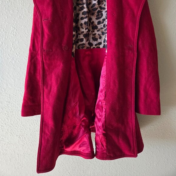 Just in Time for the Holidays! Fantastic Red Wool Blend Coat - Picture 7 of 8